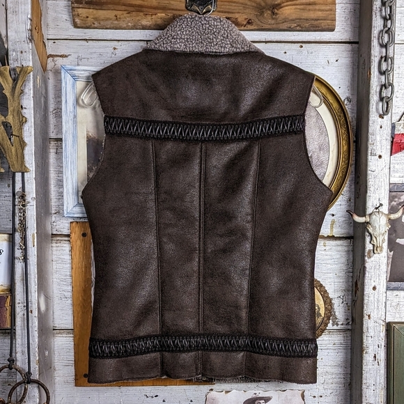 Cripple Creek faux leather vest - Picture 3 of 3